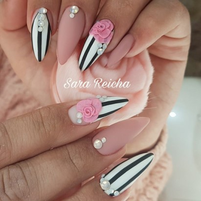 Sara Reicha Nails Gel